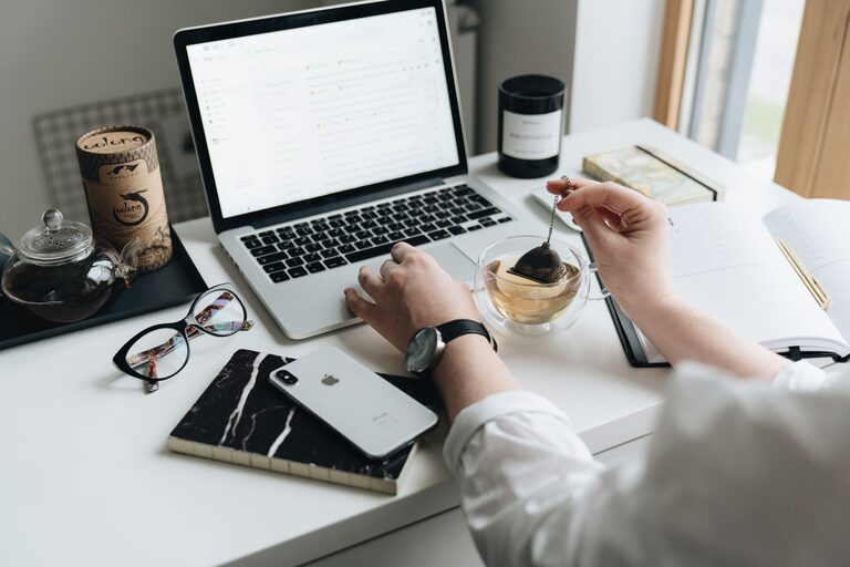 Simple Routines to Start and End Your Workday Right